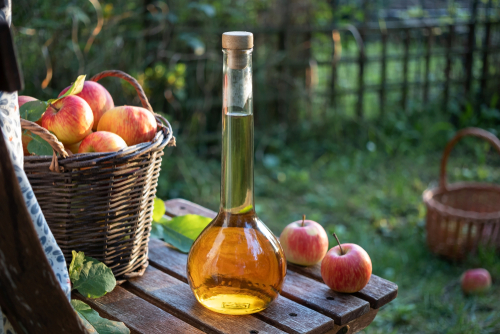 Apple Cider Vinegar: Discover its Benefits, Safety & Uses