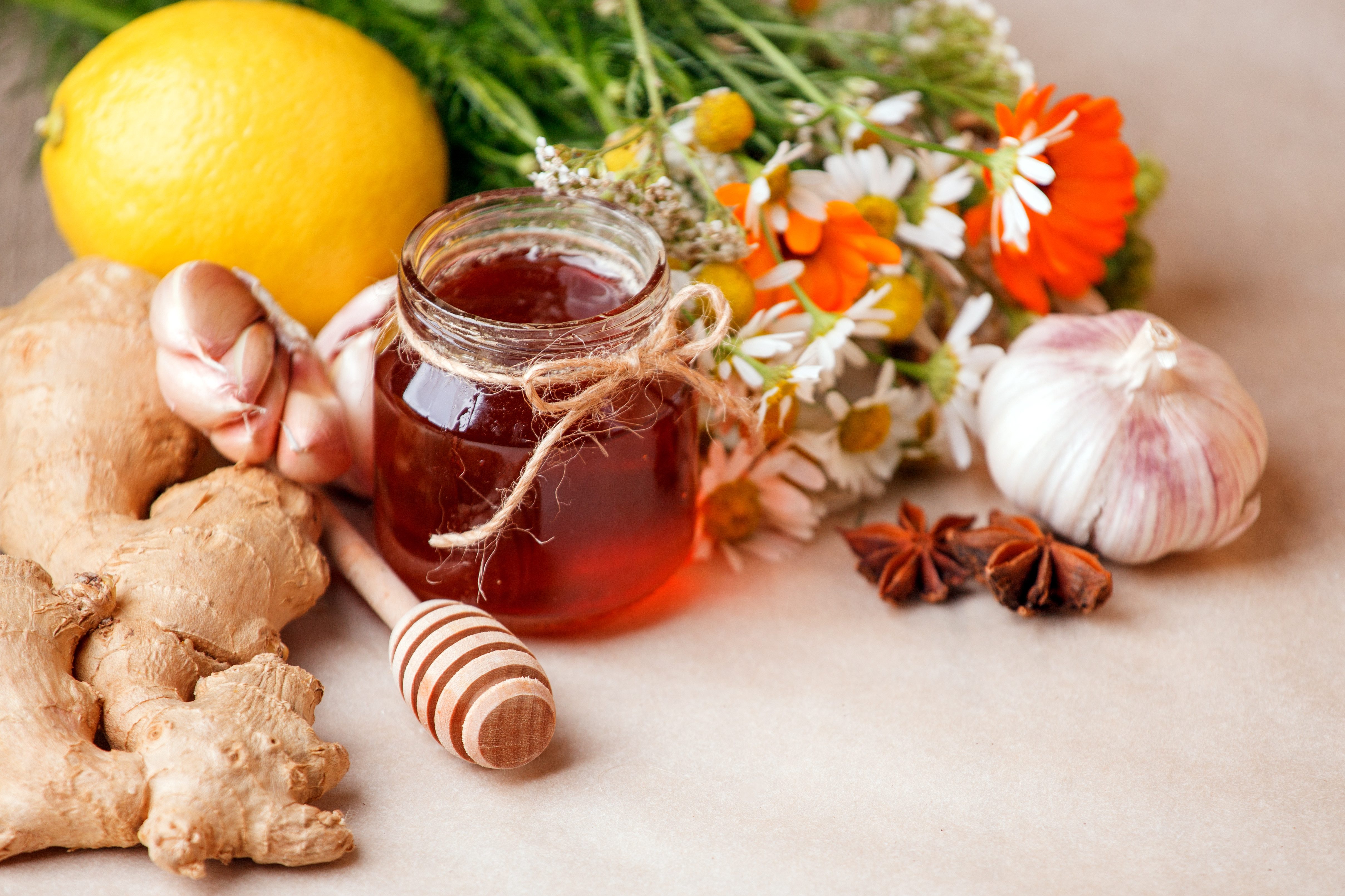 All About Raw Honey: Different Types, Benefits, and Uses
